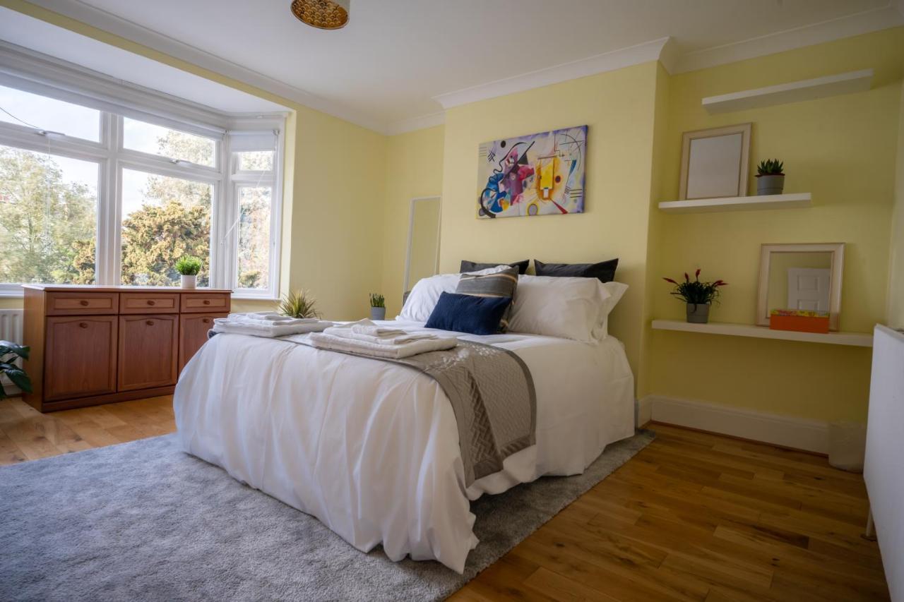 Entire Home In Streatham With Lovely Views & Ultra Fast Wi-Fi Norbury  Exterior foto