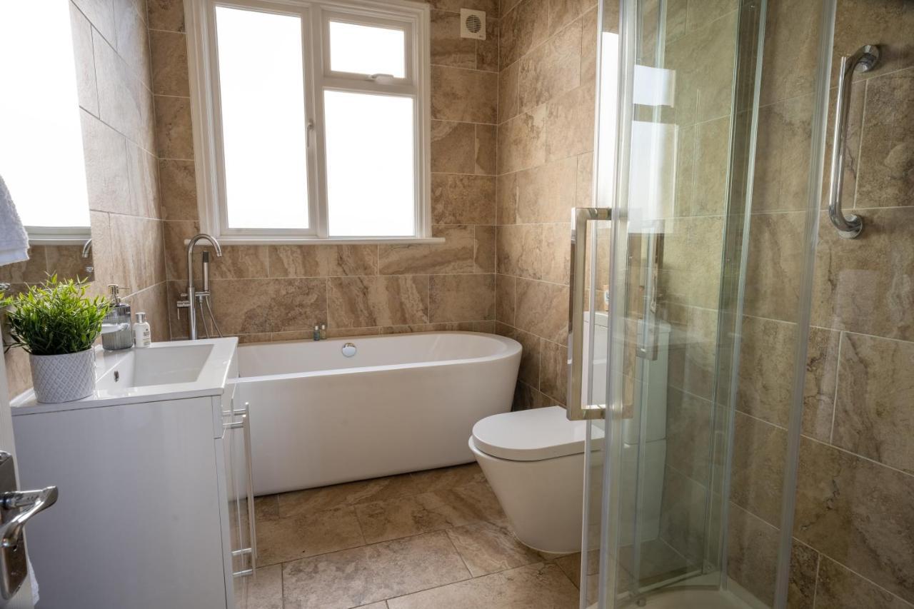 Entire Home In Streatham With Lovely Views & Ultra Fast Wi-Fi Norbury  Exterior foto