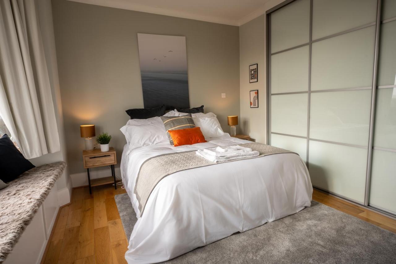 Entire Home In Streatham With Lovely Views & Ultra Fast Wi-Fi Norbury  Exterior foto